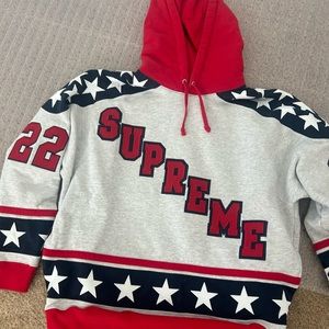 Supreme men’s hoodie
